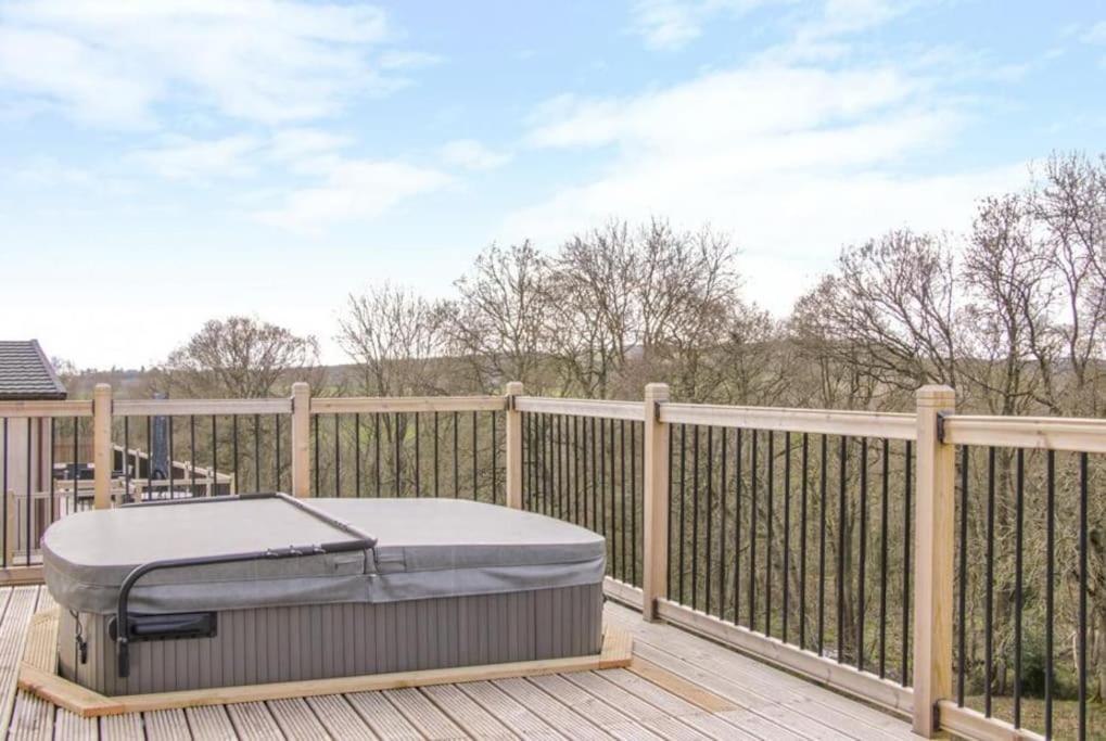 Fabulous Detached Lodge With Hot Tub Two Nights Minimum Stay Bridgnorth Luaran gambar