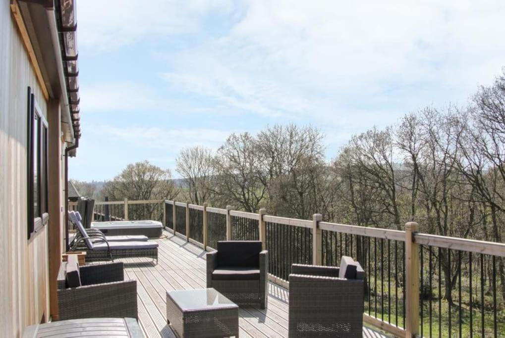 Fabulous Detached Lodge With Hot Tub Two Nights Minimum Stay Bridgnorth Luaran gambar